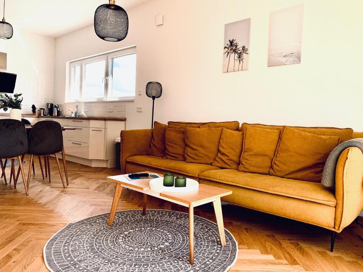 Modernes Am Mit Terrasse Apartment Grossraeschen
